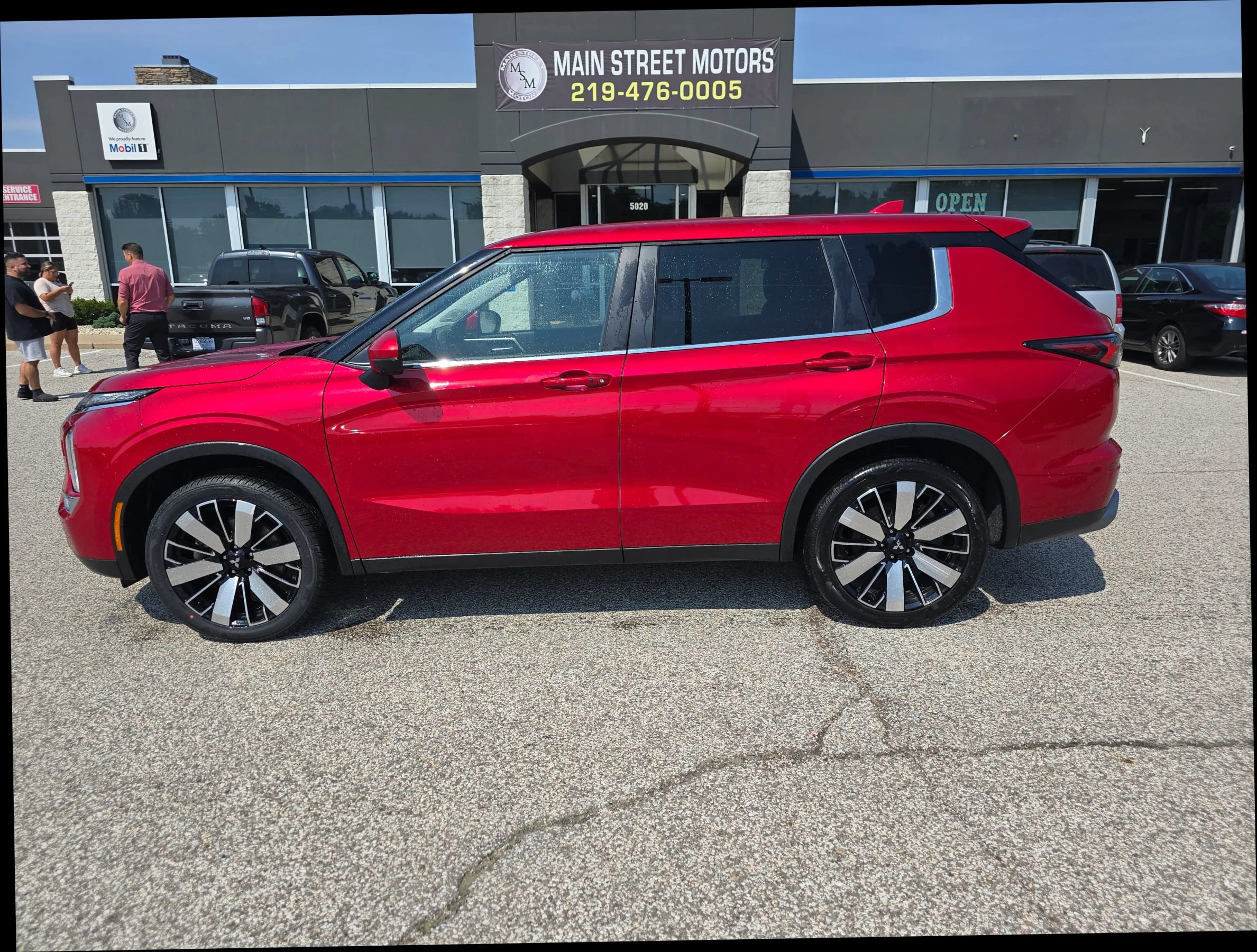 Used 2025 Mitsubishi Outlander SE