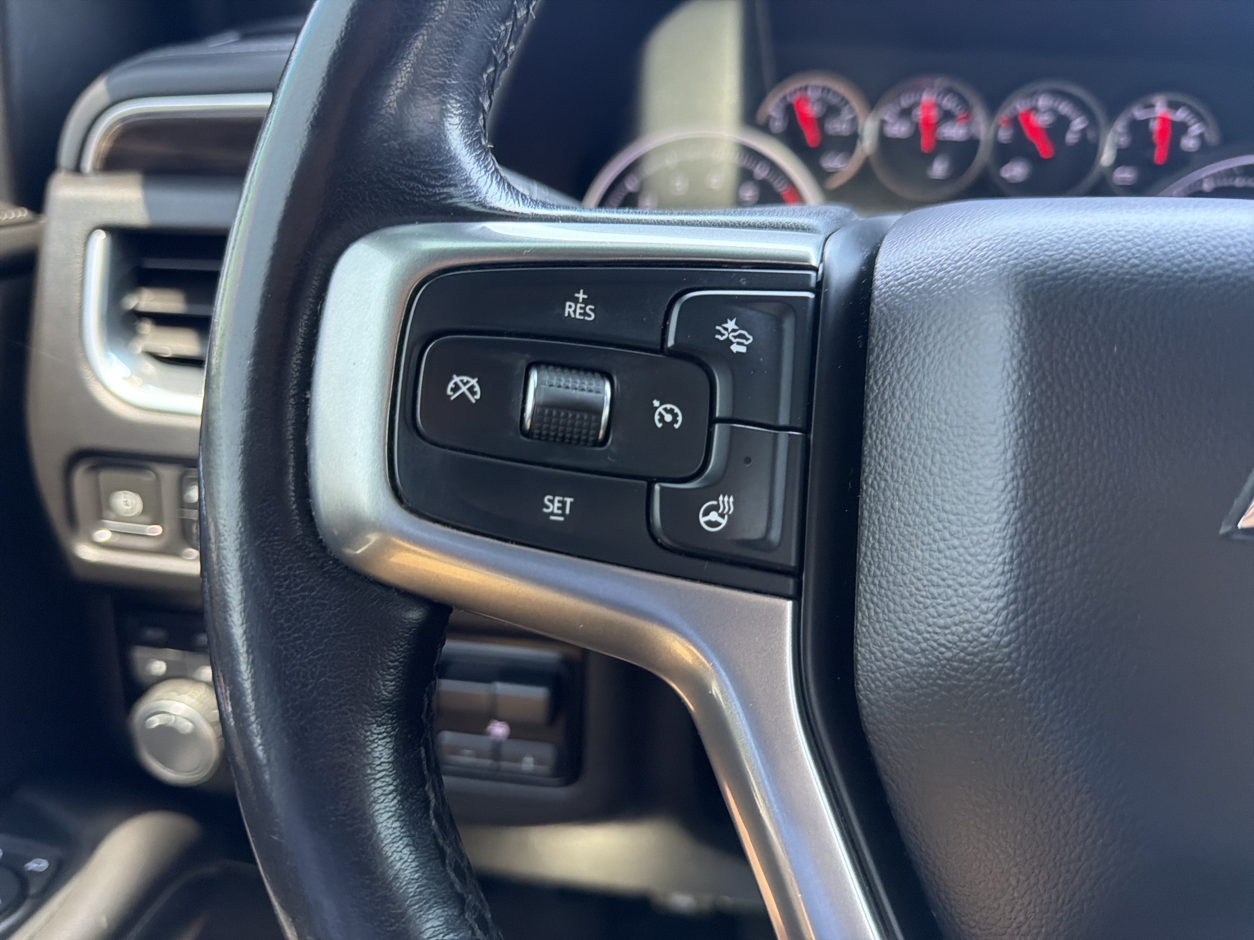 Used 2021 Chevrolet Tahoe Z71 w/ Z71 Signature Package AWD/4WD image 19