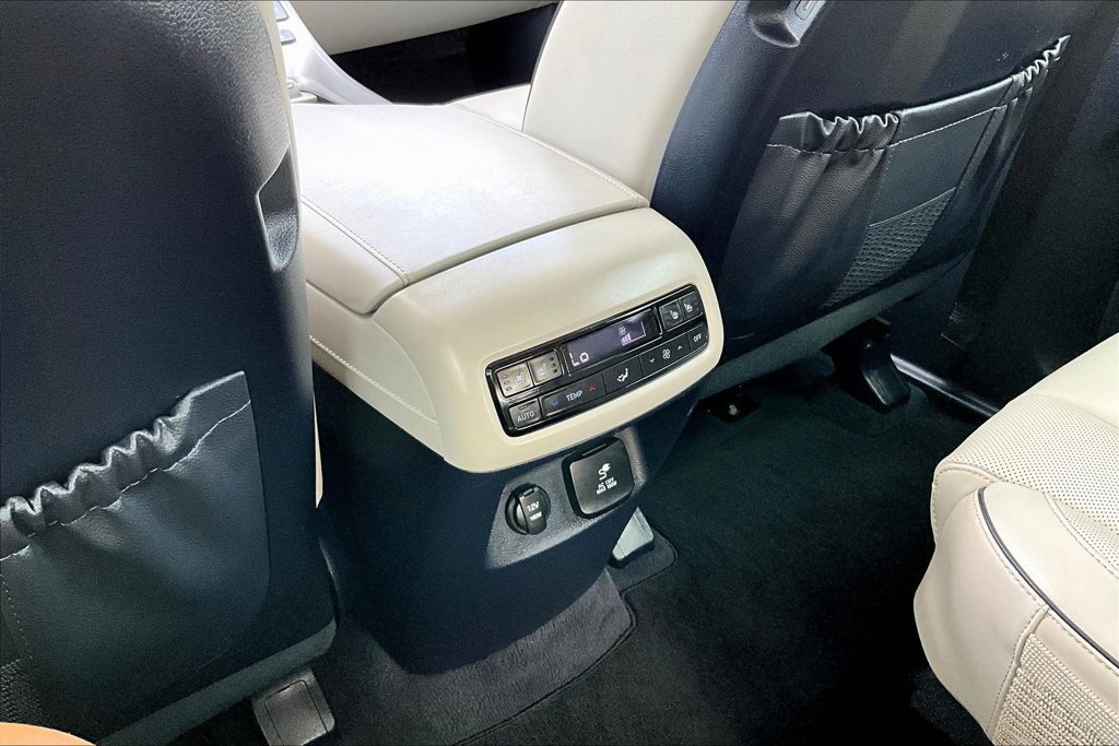 Used 2024 Hyundai Palisade Calligraphy FWD image 11