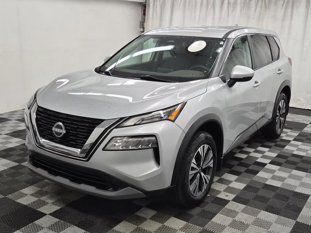 Used 2022 Nissan Rogue SV image 3