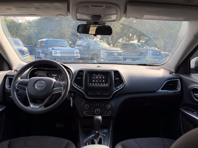 Used 2019 Jeep Cherokee Latitude w/ Popular Appearance Group FWD image 16