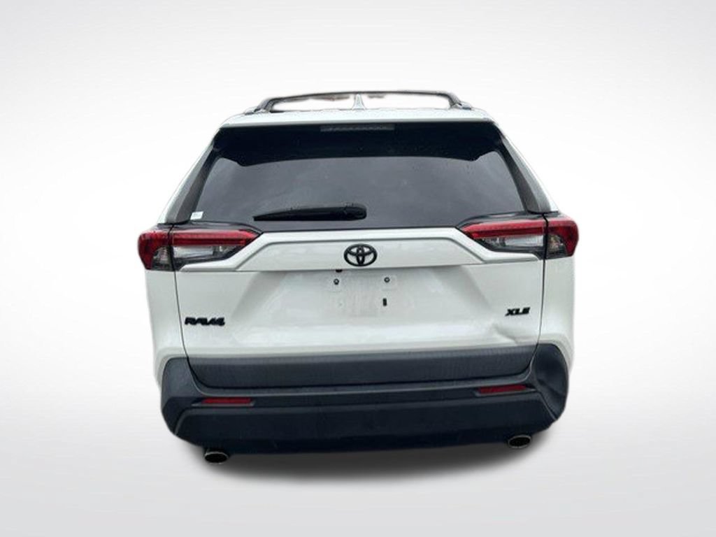 Used 2022 Toyota RAV4 XLE Premium FWD image 7