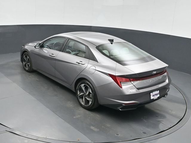 Used 2023 Hyundai Elantra Limited image 33