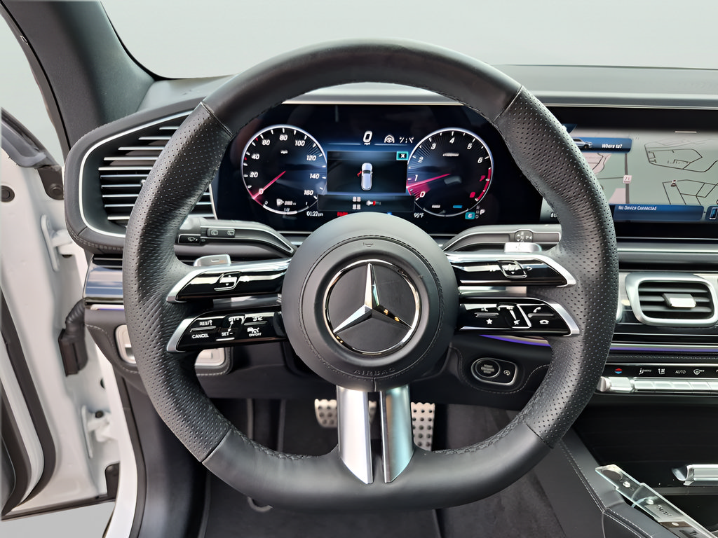 Used 2024 Mercedes-Benz GLS 580 4MATIC image 23