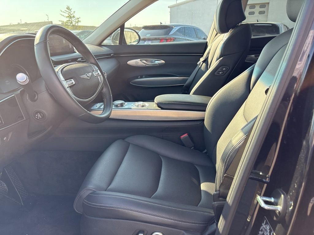 Used 2025 Genesis GV70 2.5T Select w/ Select Package image 9