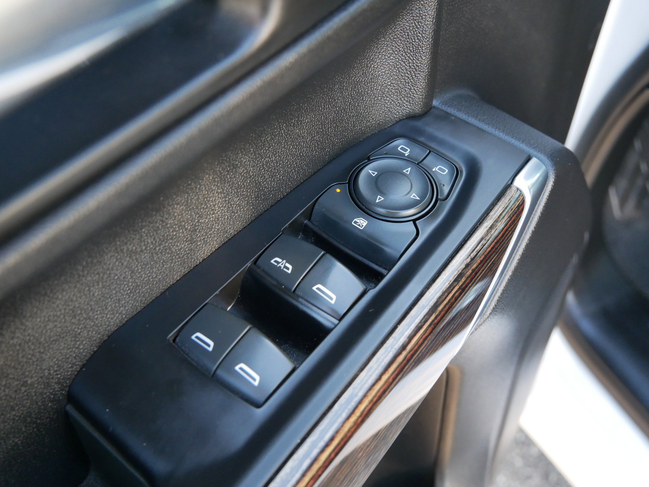 Used 2020 GMC Sierra 1500 SLE w/ SLE Value Package image 16