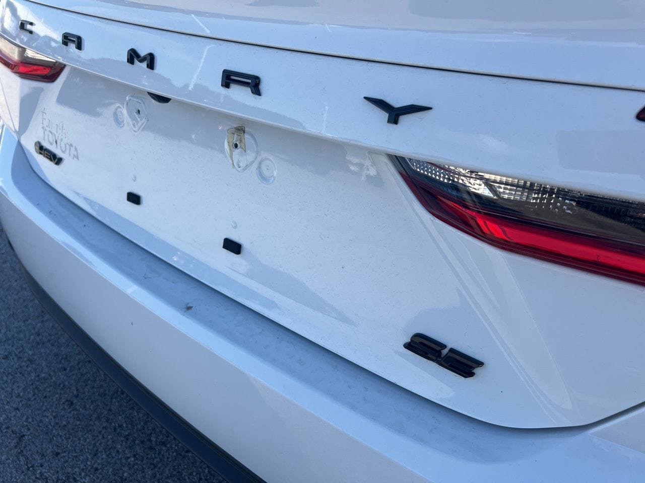Used 2025 Toyota Camry SE w/ Convenience Package FWD image 7