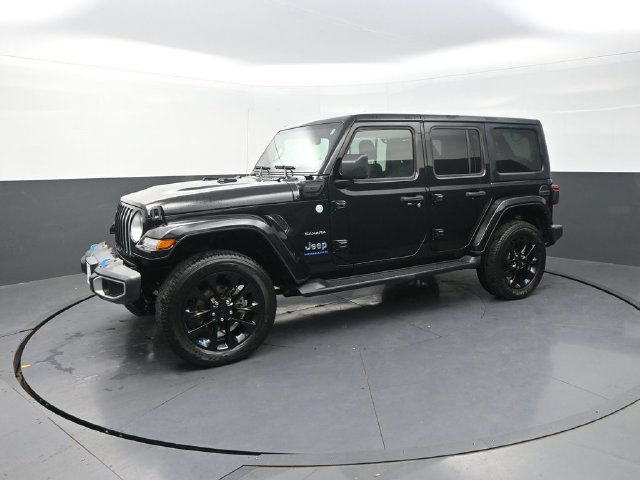 Used 2023 Jeep Wrangler Unlimited Sahara w/ Cold Weather Group AWD/4WD image 6