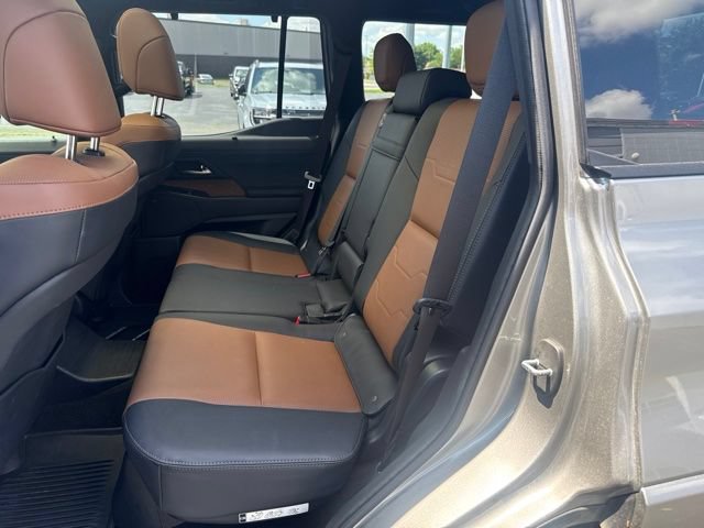 Used 2025 Lexus GX 550 AWD/4WD image 22