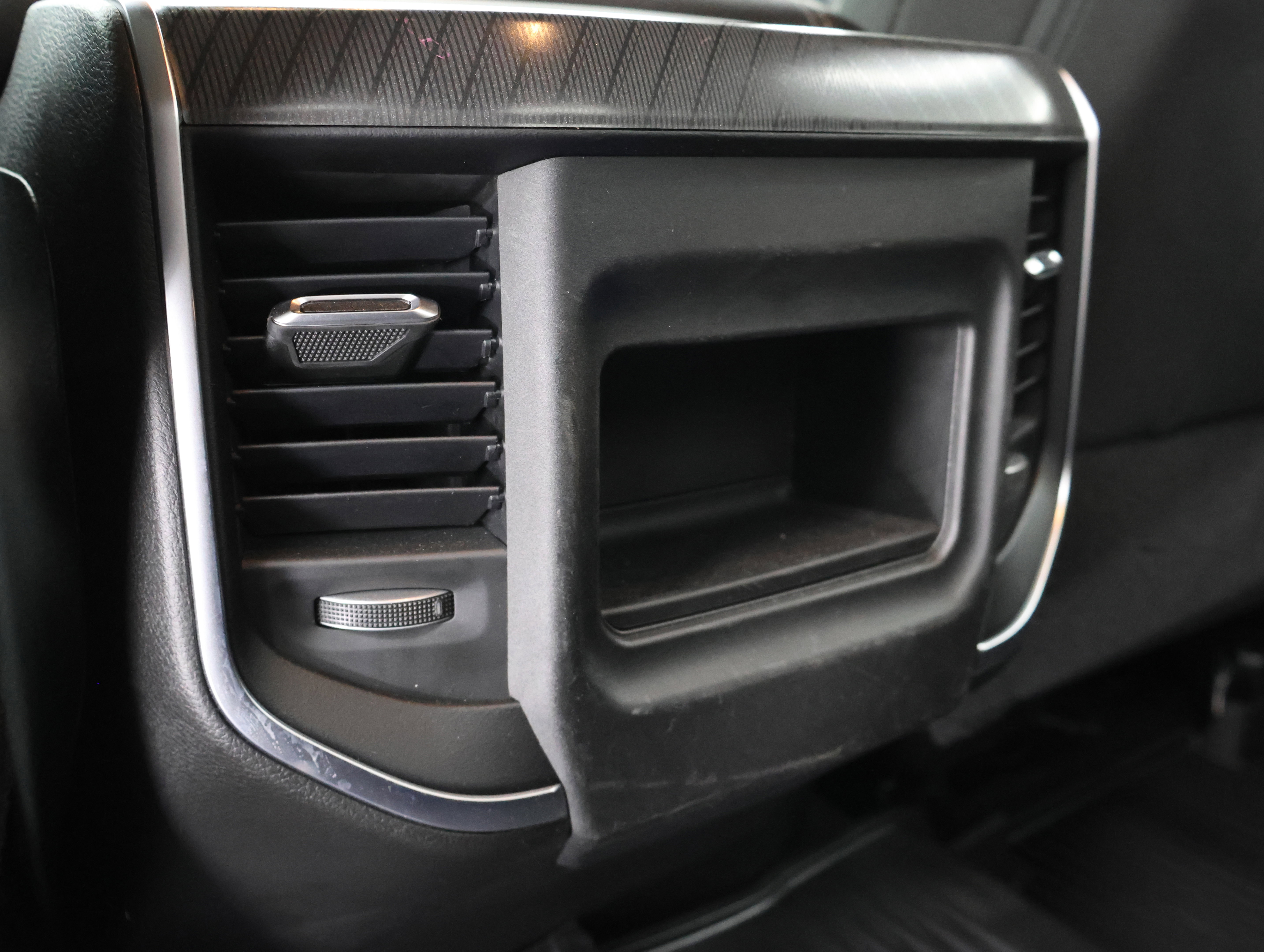 Used 2025 RAM 2500 Big Horn AWD/4WD image 36