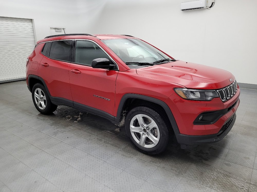 Used 2024 Jeep Compass Latitude image 11