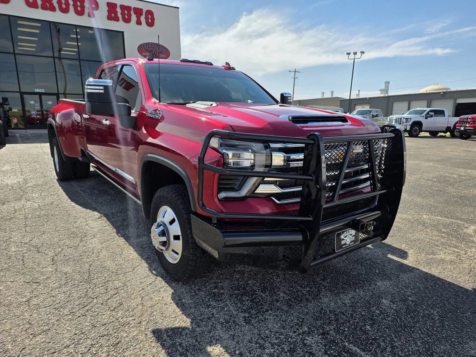 Used 2025 Chevrolet Silverado 3500 High Country w/ Technology Package AWD/4WD image 1