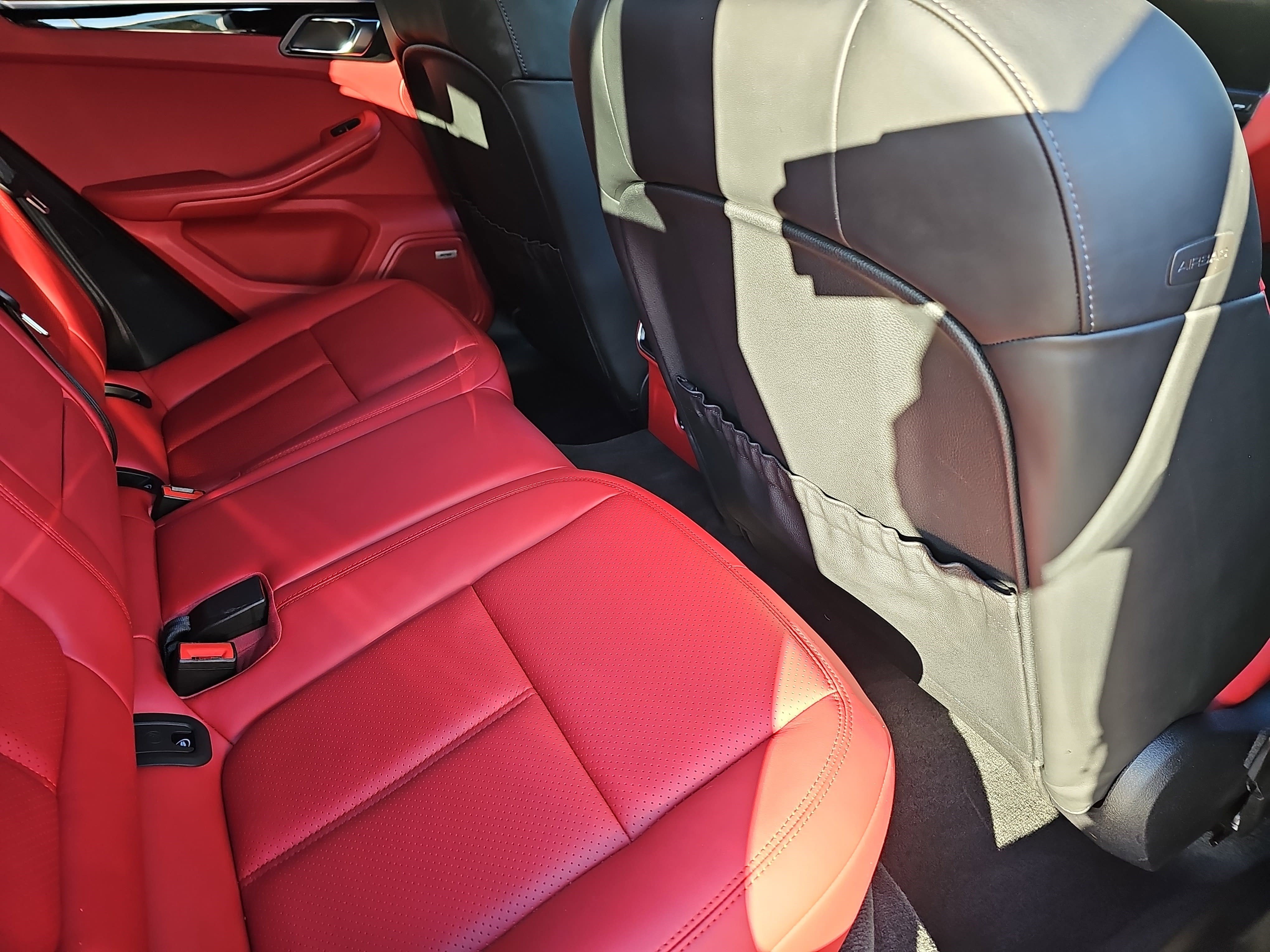 Used 2021 Porsche Macan Turbo image 11