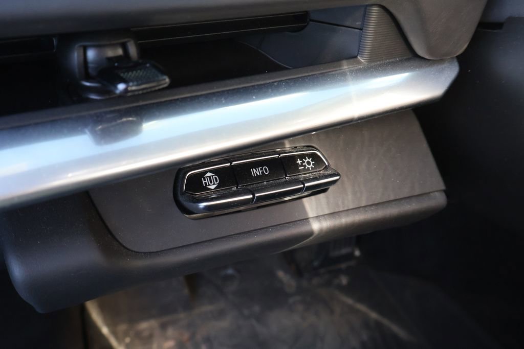 Used 2022 Chevrolet Corvette Stingray Premium Cpe w/ Z51 Performance Package image 18