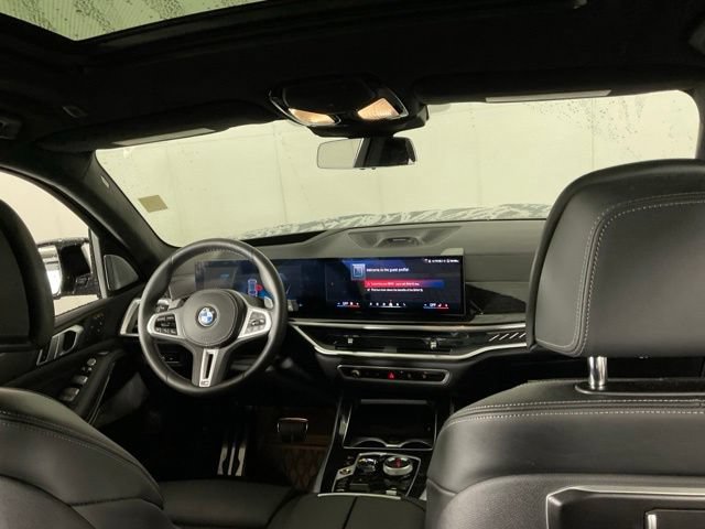 Certified 2025 BMW X7 M60i AWD/4WD image 16