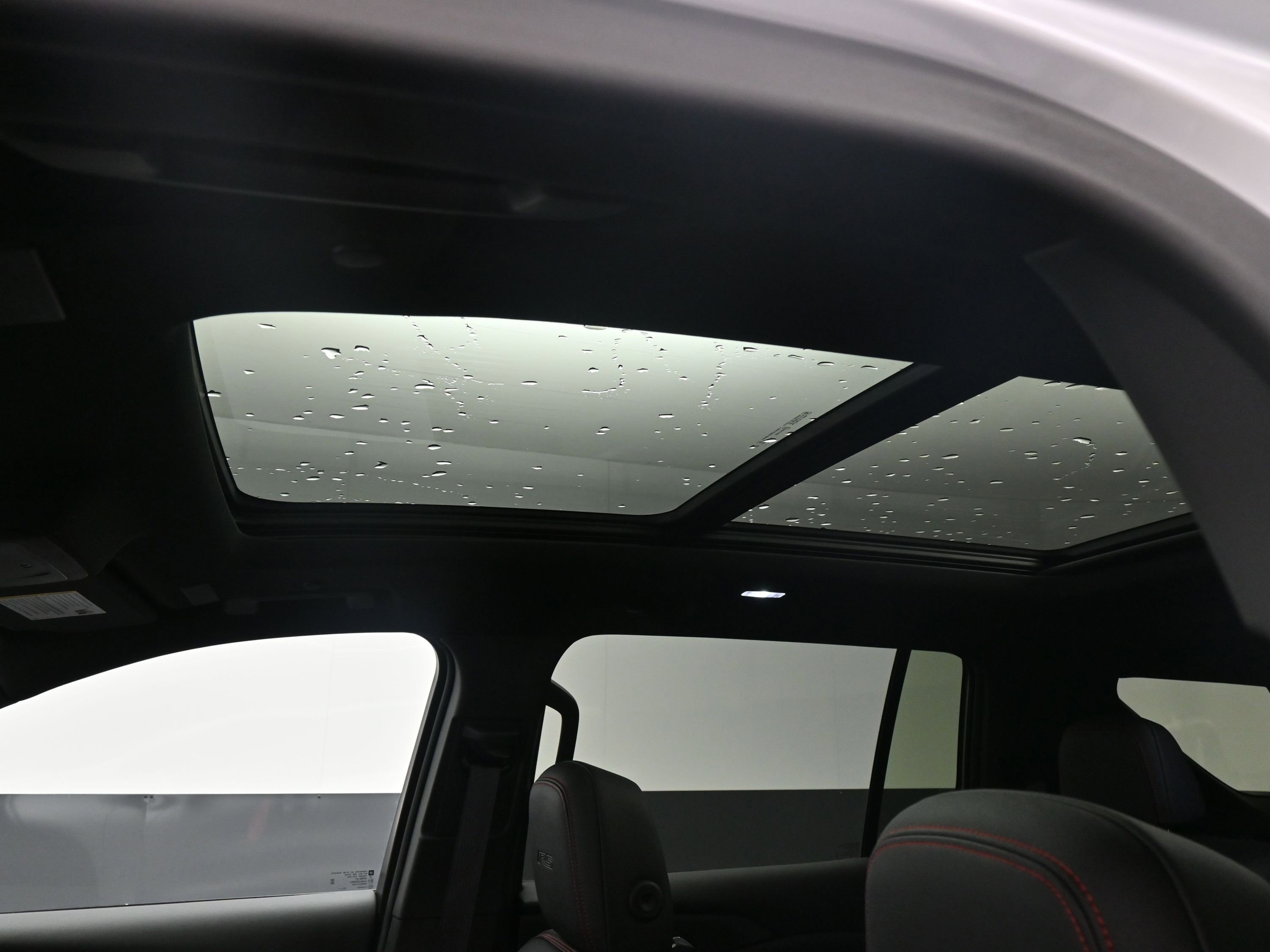 Used 2025 Chevrolet Traverse RS image 14