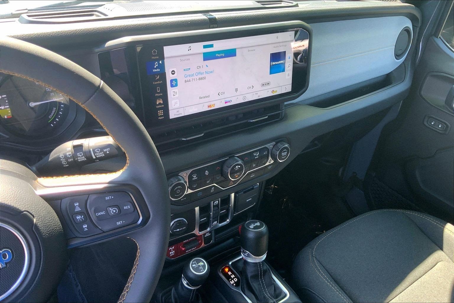 Used 2024 Jeep Wrangler Unlimited AWD/4WD image 6