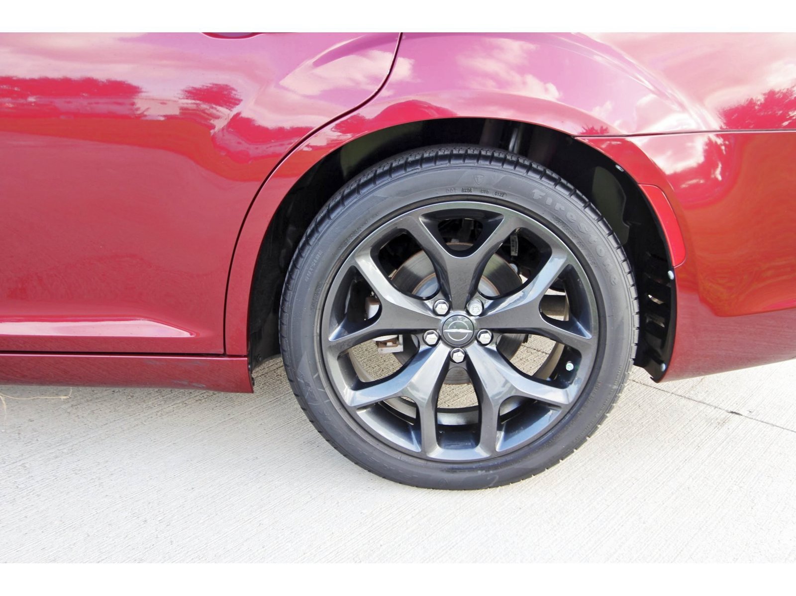 Used 2022 Chrysler 300 Touring w/ Sport Appearance Package RWD image 31