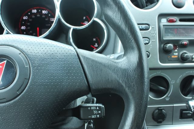 Used 2006 Pontiac Vibe w/ Preferred Package FWD image 22