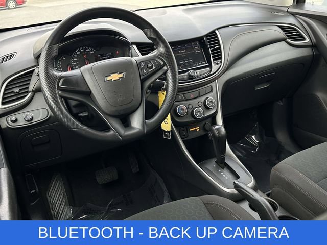 Used 2018 Chevrolet Trax LS image 2