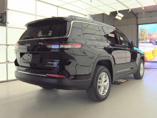 Used 2022 Jeep Grand Cherokee L Laredo w/ Luxury Tech Group I AWD/4WD image 2