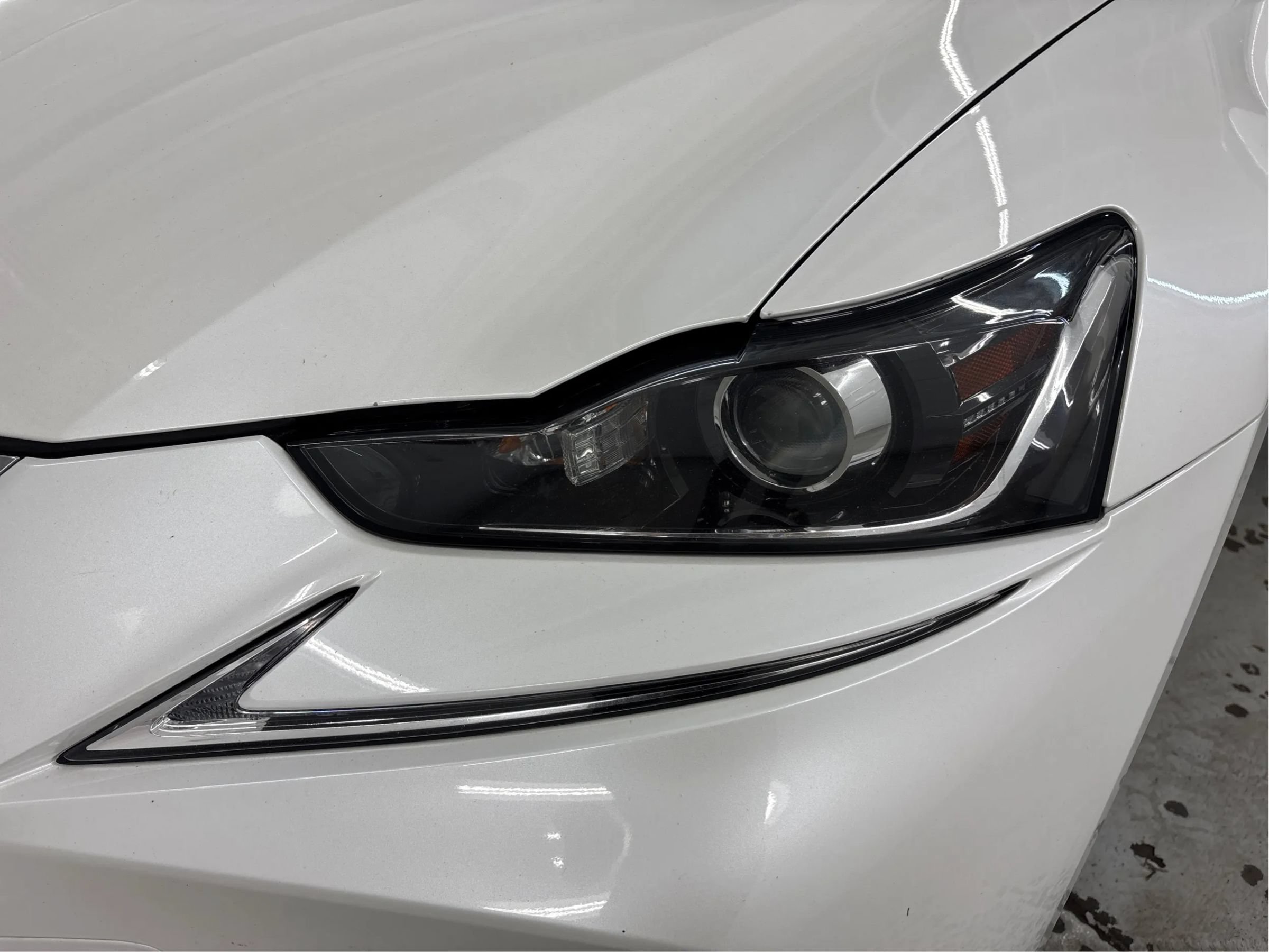Used 2018 Lexus IS 300 AWD w/ Comfort Package image 32