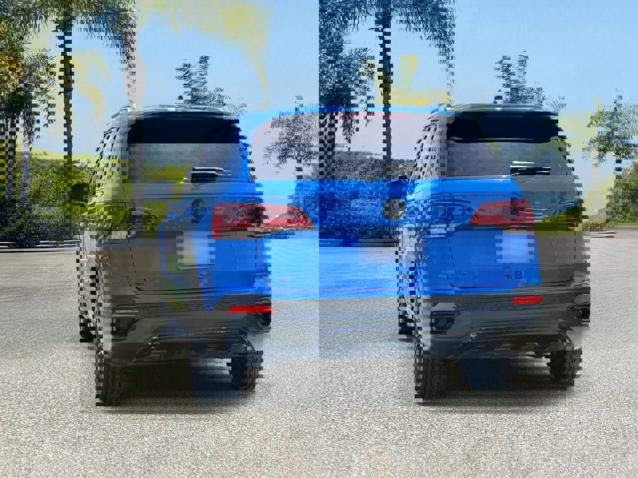 Used 2022 Volkswagen Taos SE FWD image 5