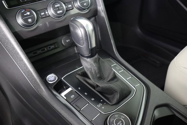 Used 2020 Volkswagen Tiguan SE w/ Panoramic Sunroof Package image 46