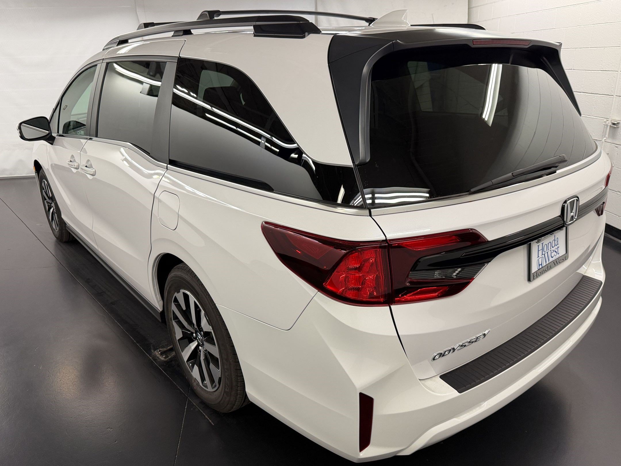 New 2027 Honda Odyssey EX-L image 3
