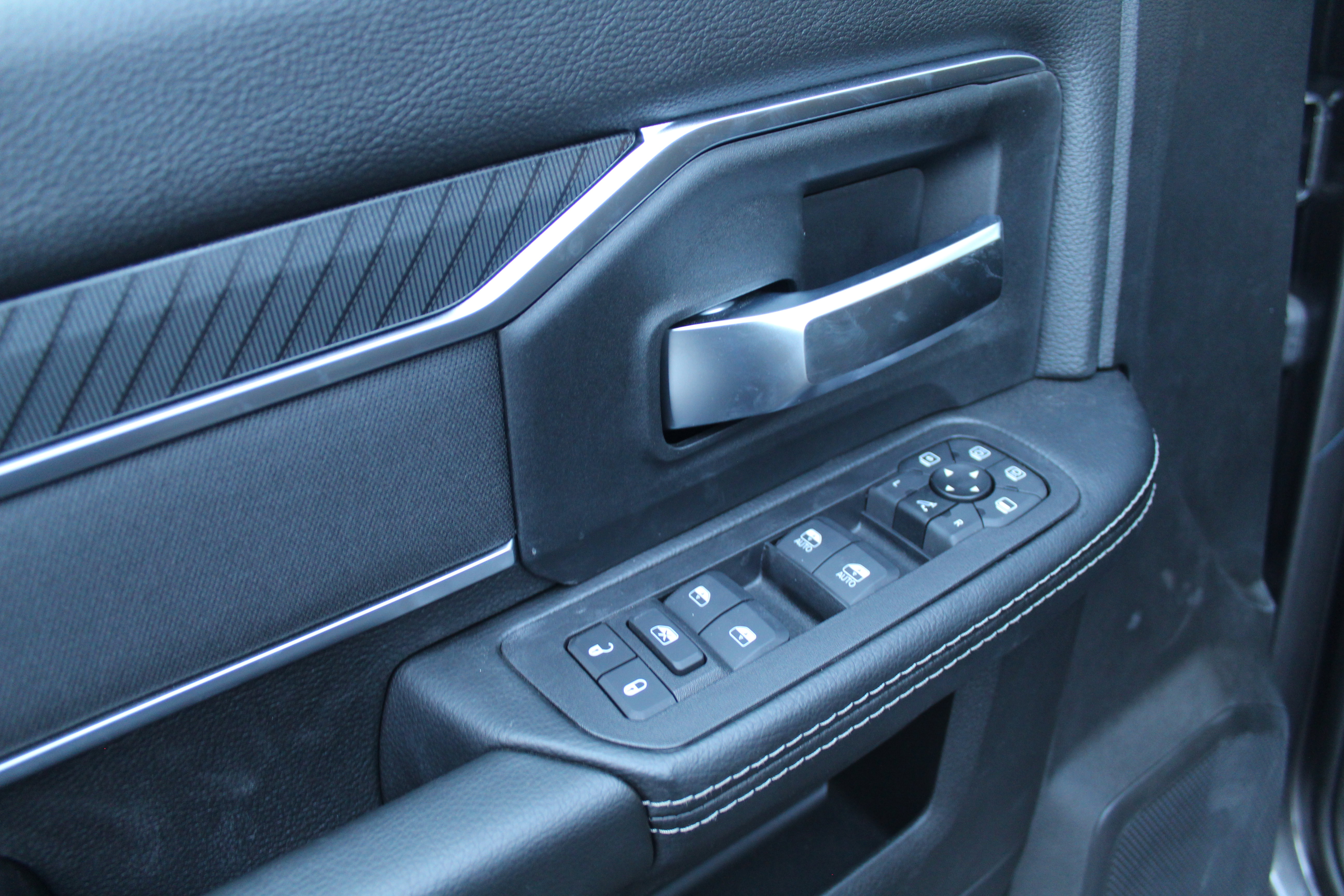 Used 2025 RAM 2500 Big Horn image 6