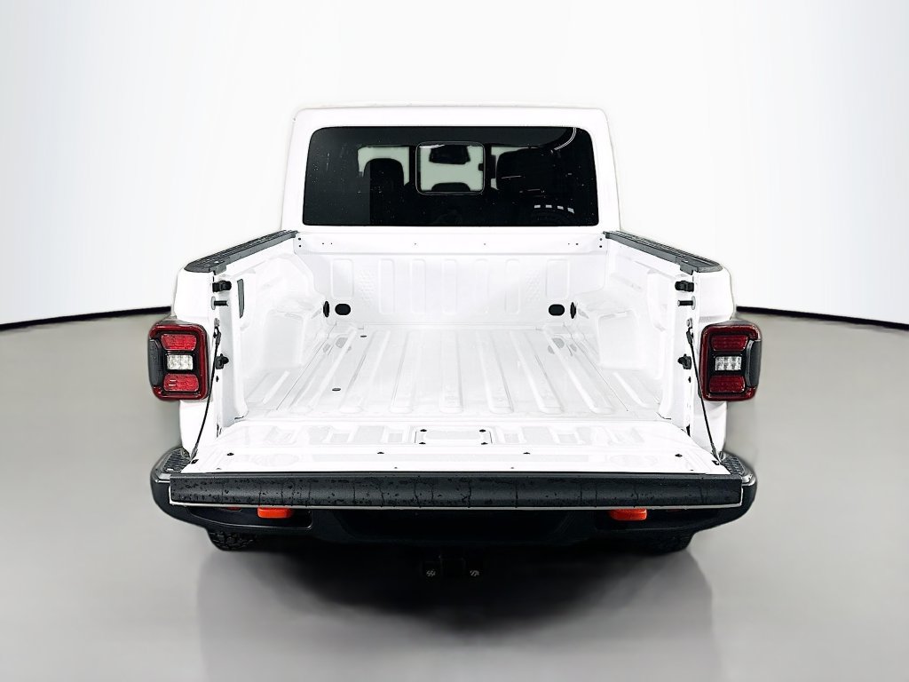 New 2026 Jeep Gladiator Mojave w/ Technology Group AWD/4WD image 16