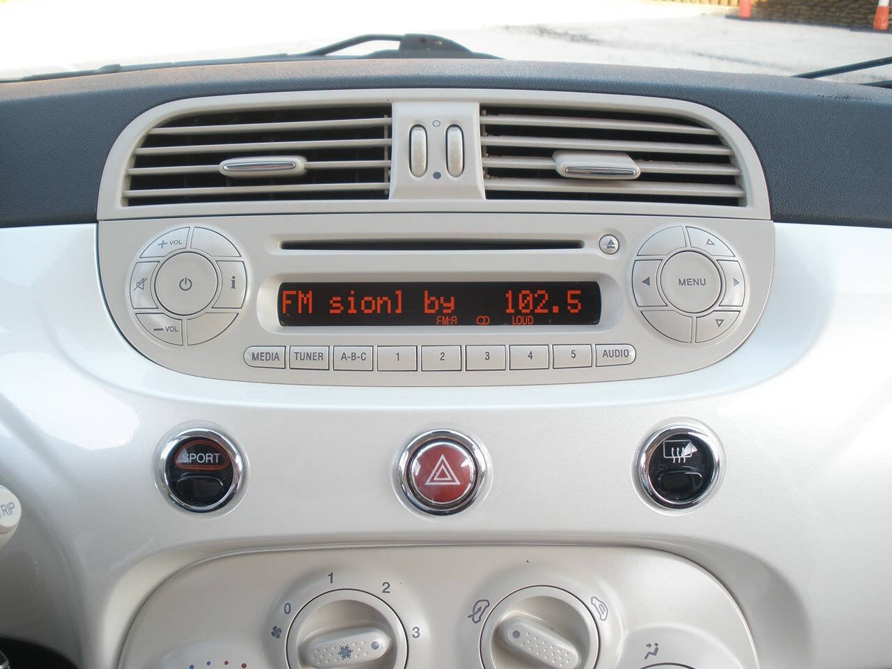 Used 2015 FIAT 500 Pop FWD image 33