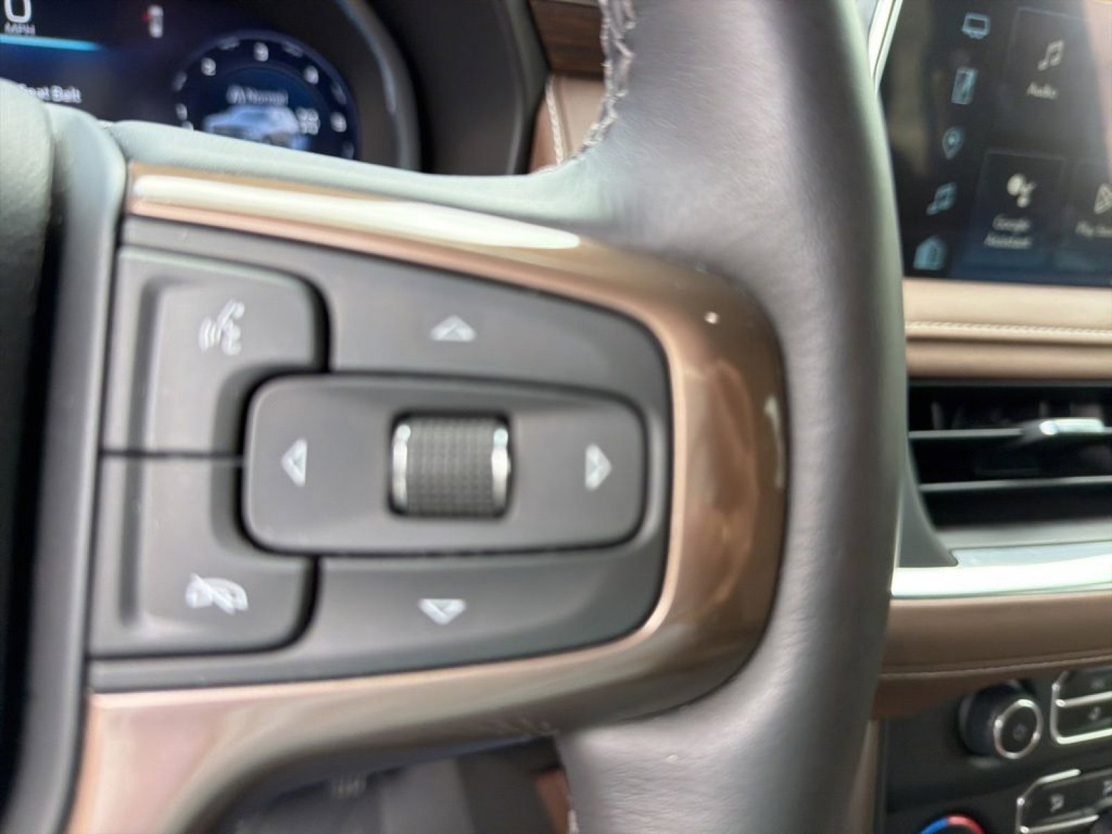 Used 2024 Chevrolet Suburban High Country w/ Advanced Technology Package AWD/4WD image 27