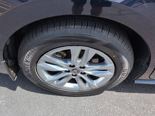 Certified 2023 Toyota Sienna Limited FWD image 9