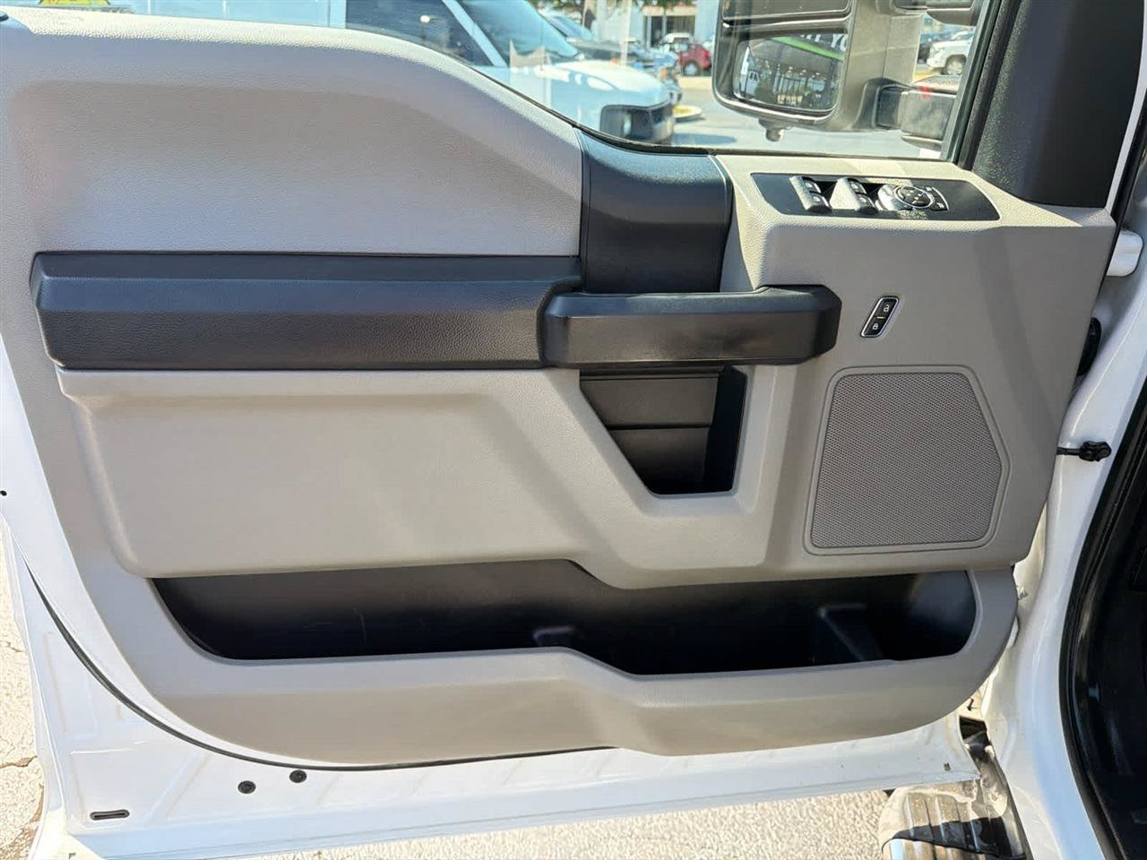 Used 2017 Ford F250 XL w/ Power Equipment Group AWD/4WD image 16