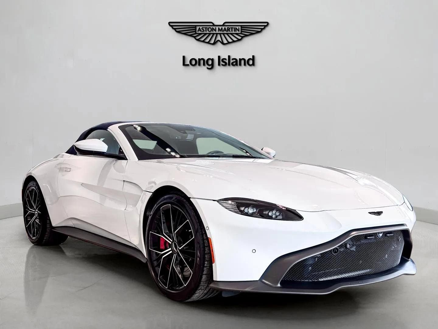 Used 2023 Aston Martin V8 Vantage Roadster image 5