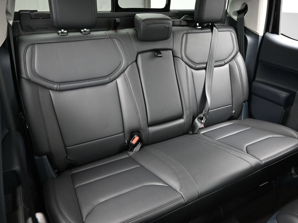 New 2025 Ford Maverick Lariat w/ Black Appearance Package AWD/4WD image 26