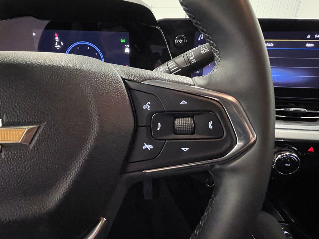 Used 2024 Chevrolet Trax LT w/ Sunroof Package image 33
