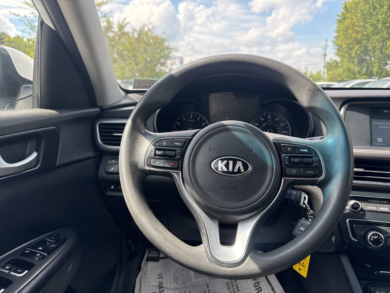 Used 2018 Kia Optima LX w/ 17" Alloy Wheels Package FWD image 14