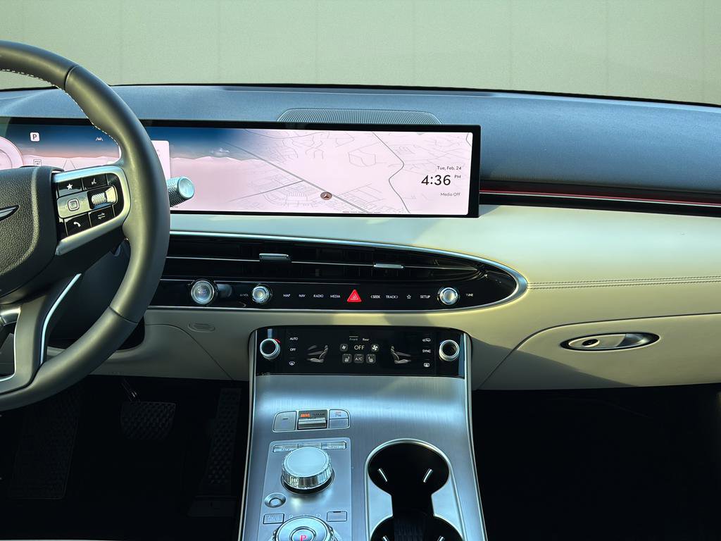 Used 2026 Genesis GV70 2.5T Select image 23