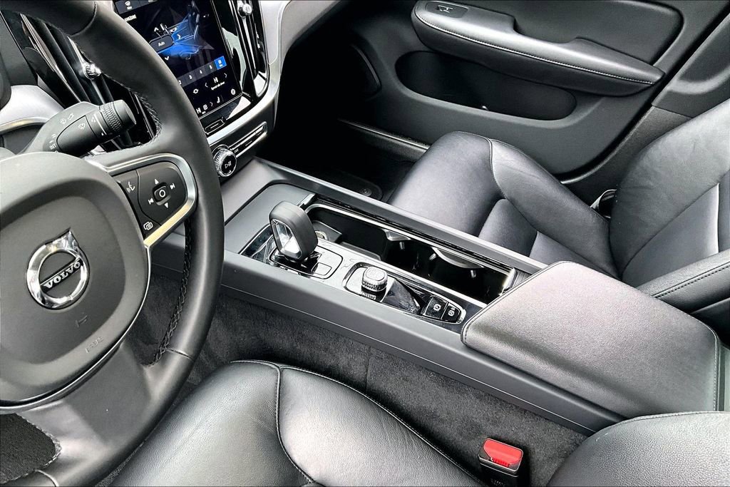 Used 2024 Volvo S60 B5 Core image 17