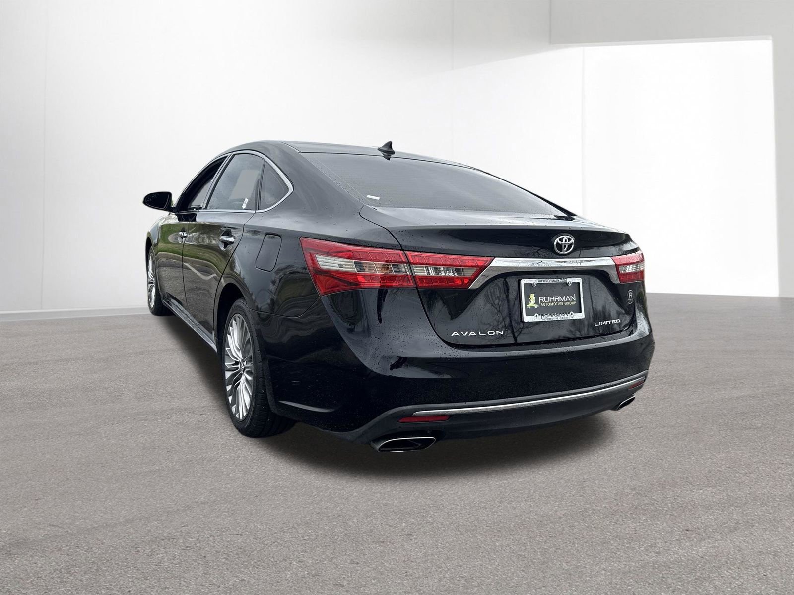 Used 2016 Toyota Avalon Limited w/ Toyota Safety Sense Package image 29