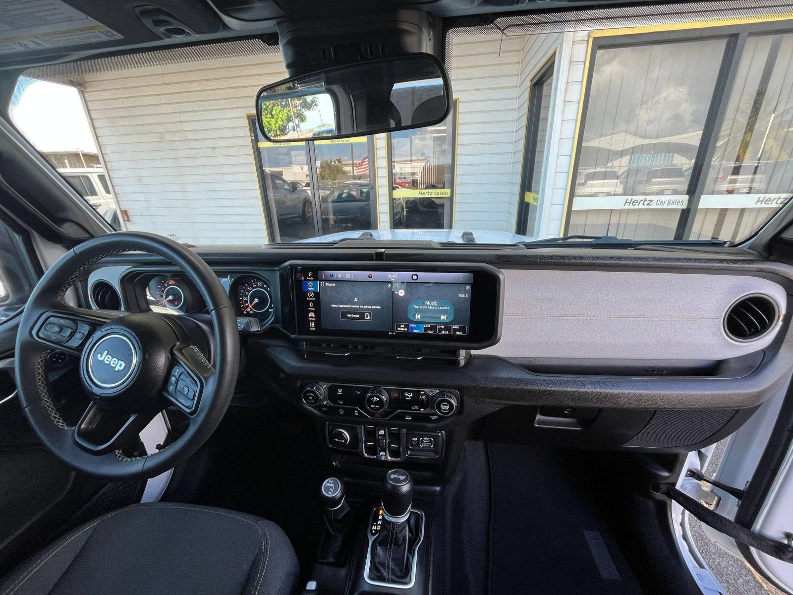 Used 2025 Jeep Wrangler Unlimited Sport AWD/4WD image 33