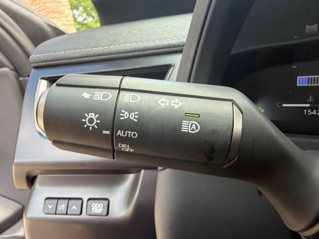 Used 2025 Lexus UX 300h FWD w/ Accessory Package (Z2) image 24