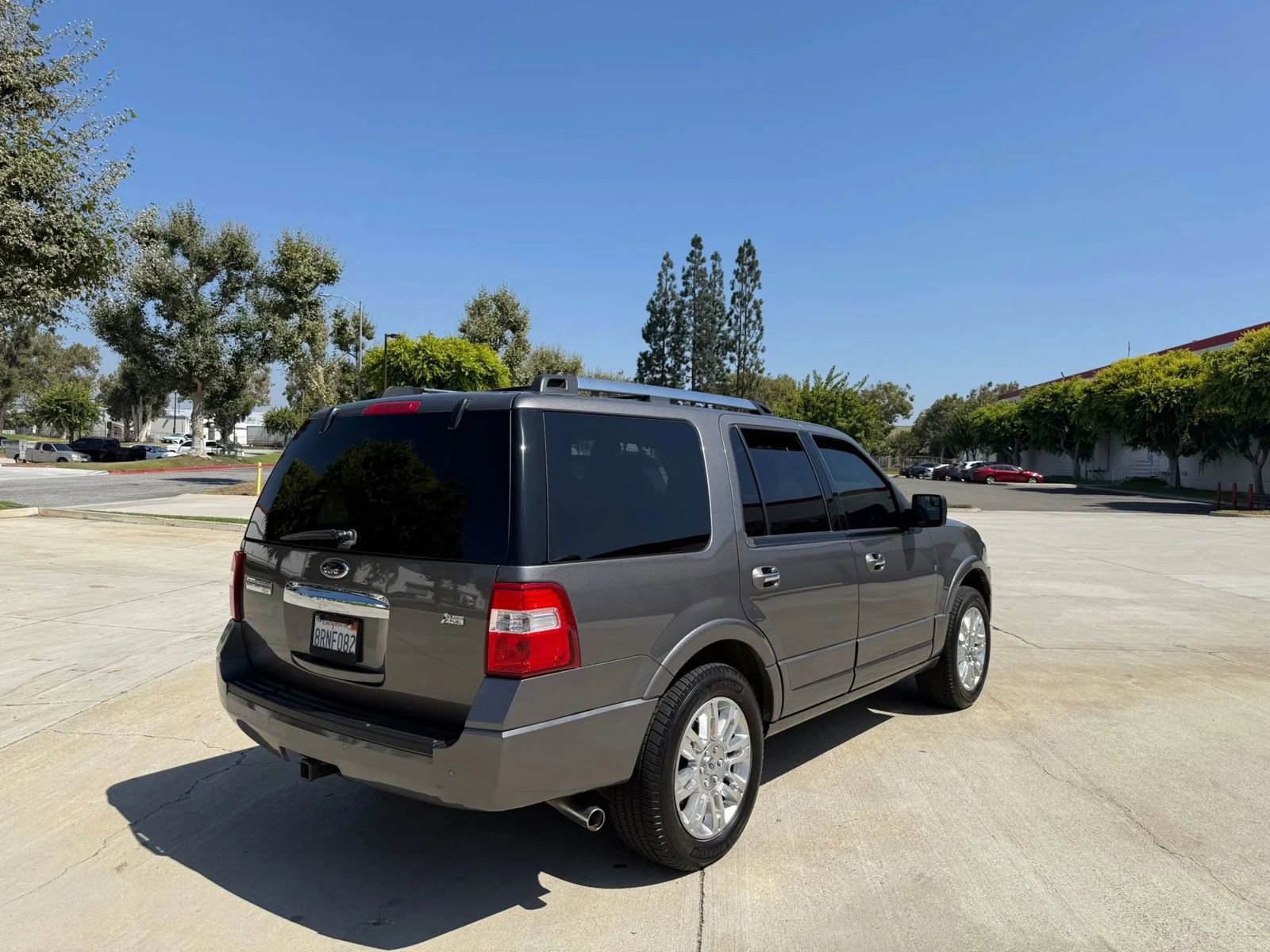 Used 2014 Ford Expedition Limited w/ Equipment Group 301A image 7
