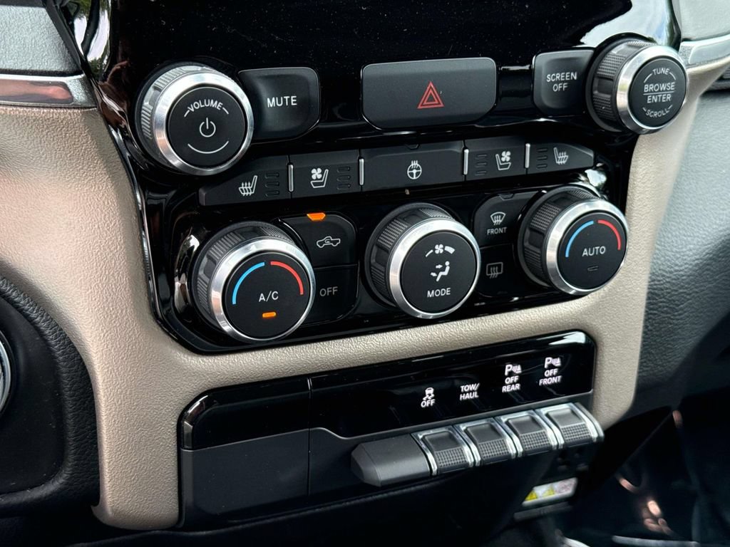 Used 2019 RAM 1500 Laramie AWD/4WD image 21