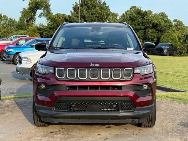 Used 2022 Jeep Compass Latitude w/ Convenience Group AWD/4WD image 2