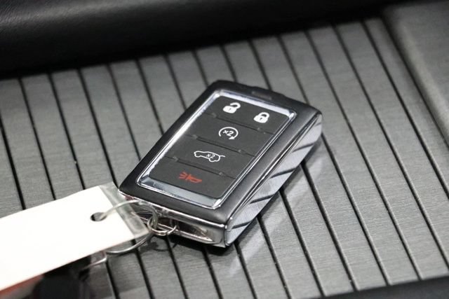 Used 2025 Jeep Wagoneer 4WD w/ Premium Group I image 41
