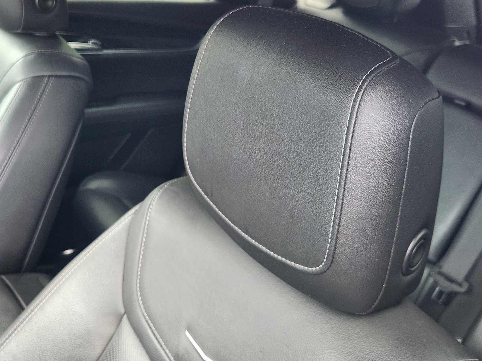 Used 2020 Cadillac XT5 Premium Luxury AWD/4WD image 15