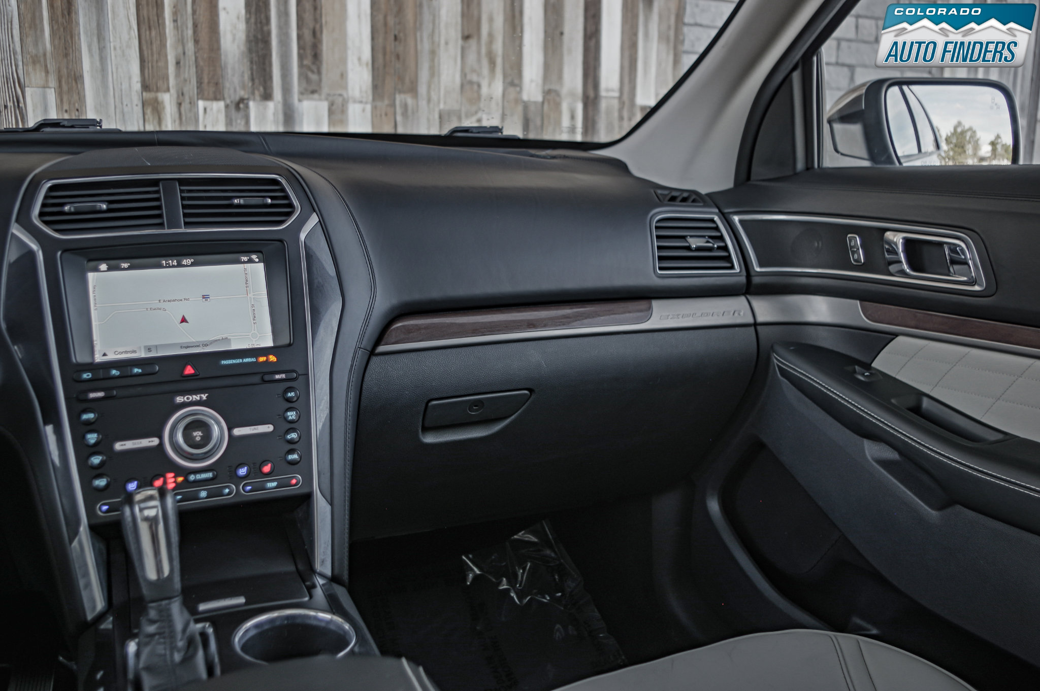 Used 2019 Ford Explorer Platinum image 18